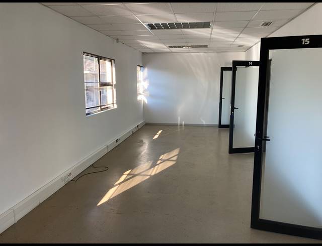 183M² OFFICE TO LET IN GILLITTS